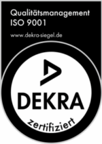 Das DEKRA-Zertifizierungsabzeichen, ideal für Ihr Anhängerplane, zeigt in einem kreisförmigen Logo das Qualitätsmanagement nach ISO 9001 mit den Aufschriften „www.dekra-siegel.de“ und „DEKRA zertifiziert“.